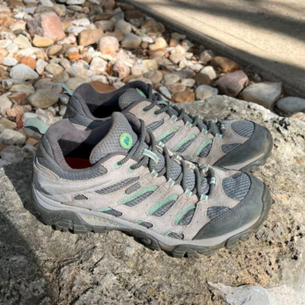 Merrell Women’s Size 10 US Shoes Moab Waterproof Hiking Shoes
